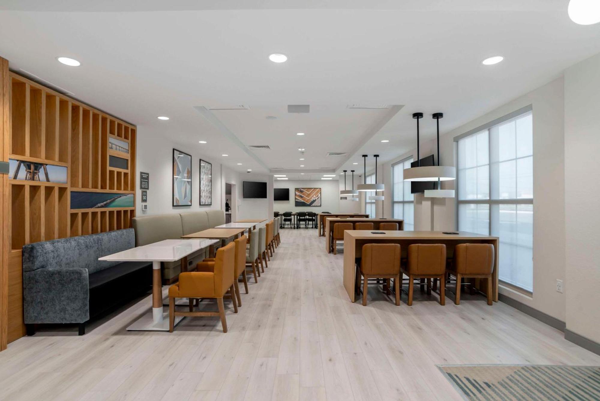 Comfort Inn & Suites Panama City Beach - Pier Park Area Buitenkant foto